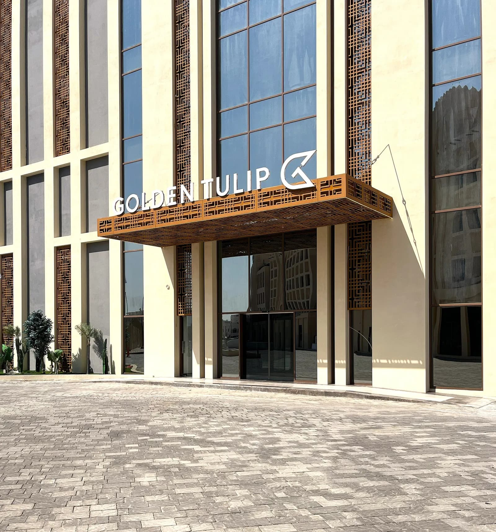 Golden Tulip – The Village — Exterior 8