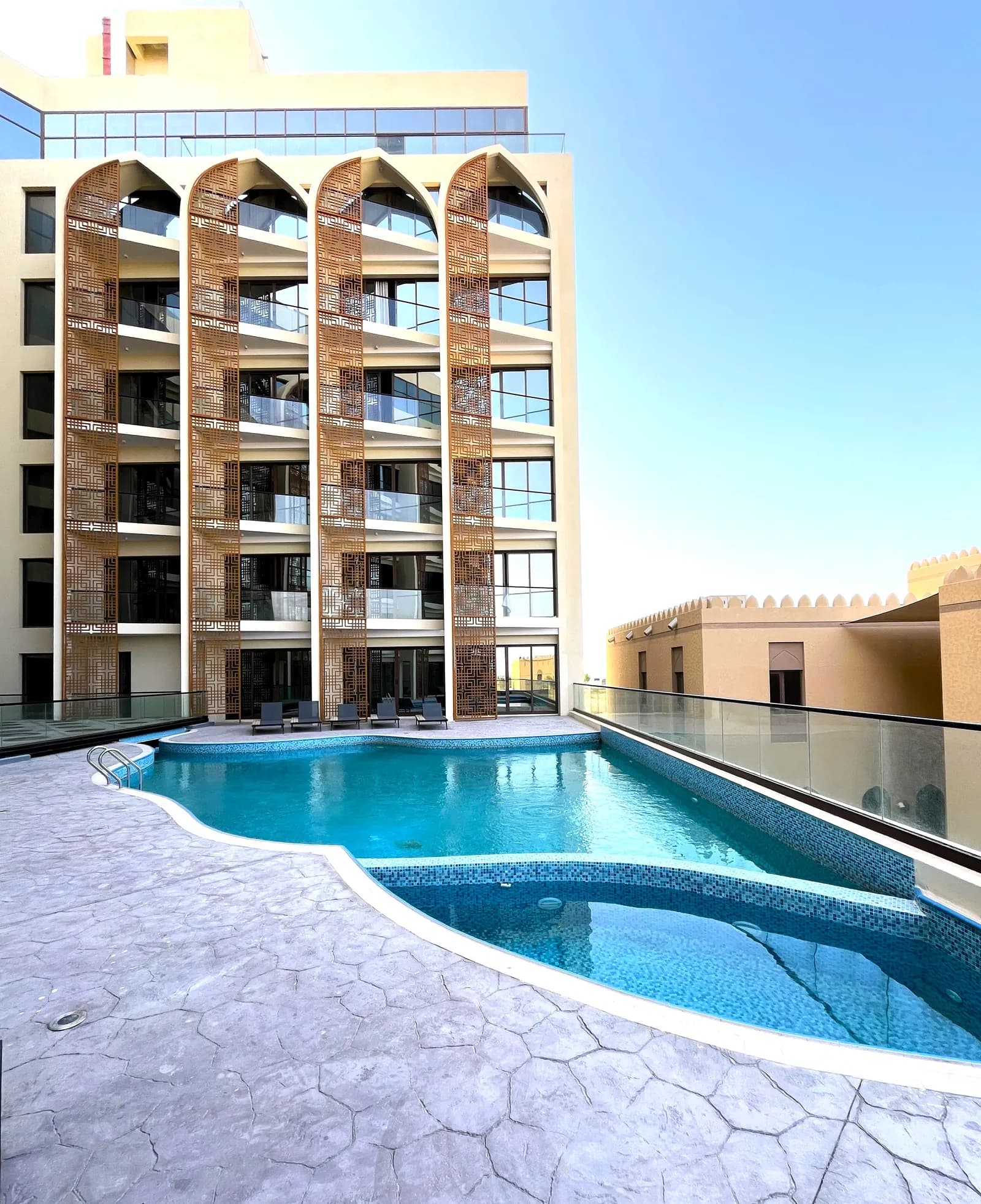Golden Tulip – The Village — Exterior 13