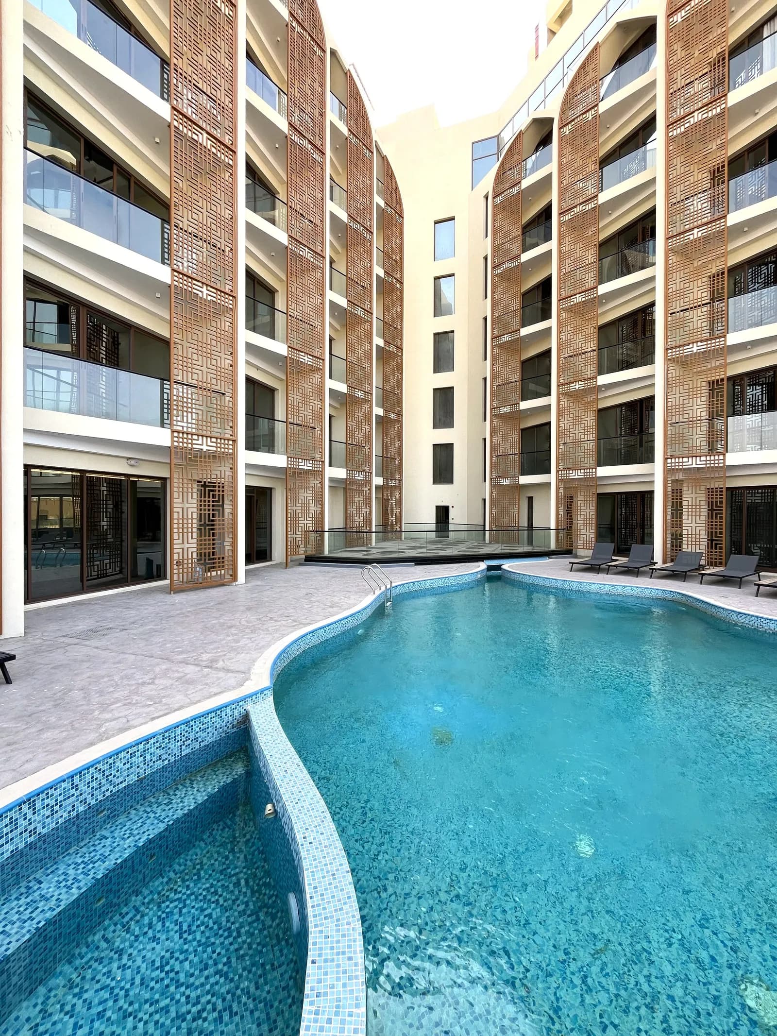 Golden Tulip – The Village — Exterior 15